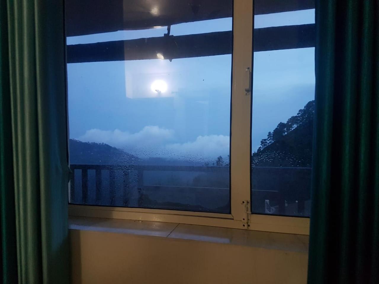 Oyo 23298 Hotel Uttaranchal Inn Нейнитал Екстериор снимка