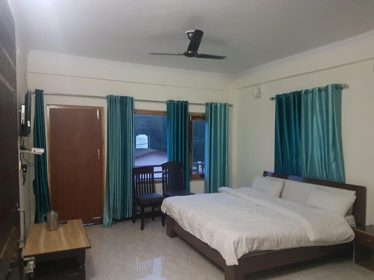 Oyo 23298 Hotel Uttaranchal Inn Нейнитал Екстериор снимка
