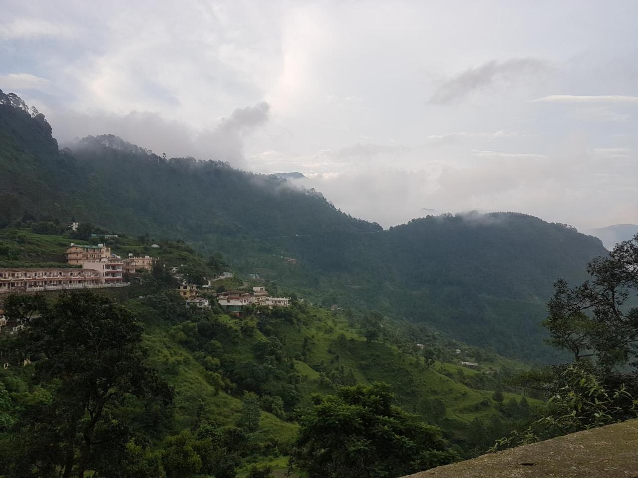 Oyo 23298 Hotel Uttaranchal Inn Нейнитал Екстериор снимка