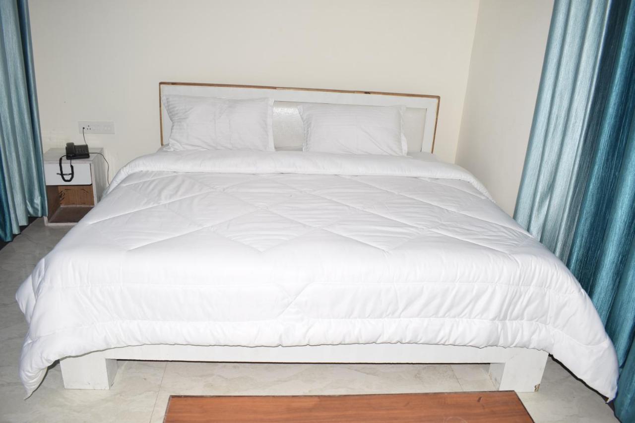 Oyo 23298 Hotel Uttaranchal Inn Нейнитал Екстериор снимка